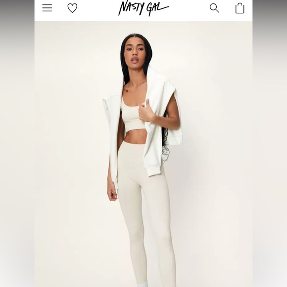 🤍 IVORY Seamless Sculpted Ribbed Bralette / Sports Bra🤍 Medium, Never worn! 🔥 - Picture 1 of 8